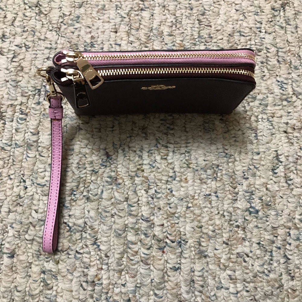 Coach wristlet - Picture 3 of 3